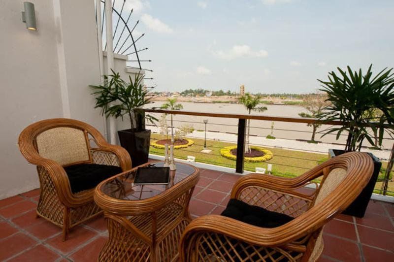 Tao Riverside Hotel
