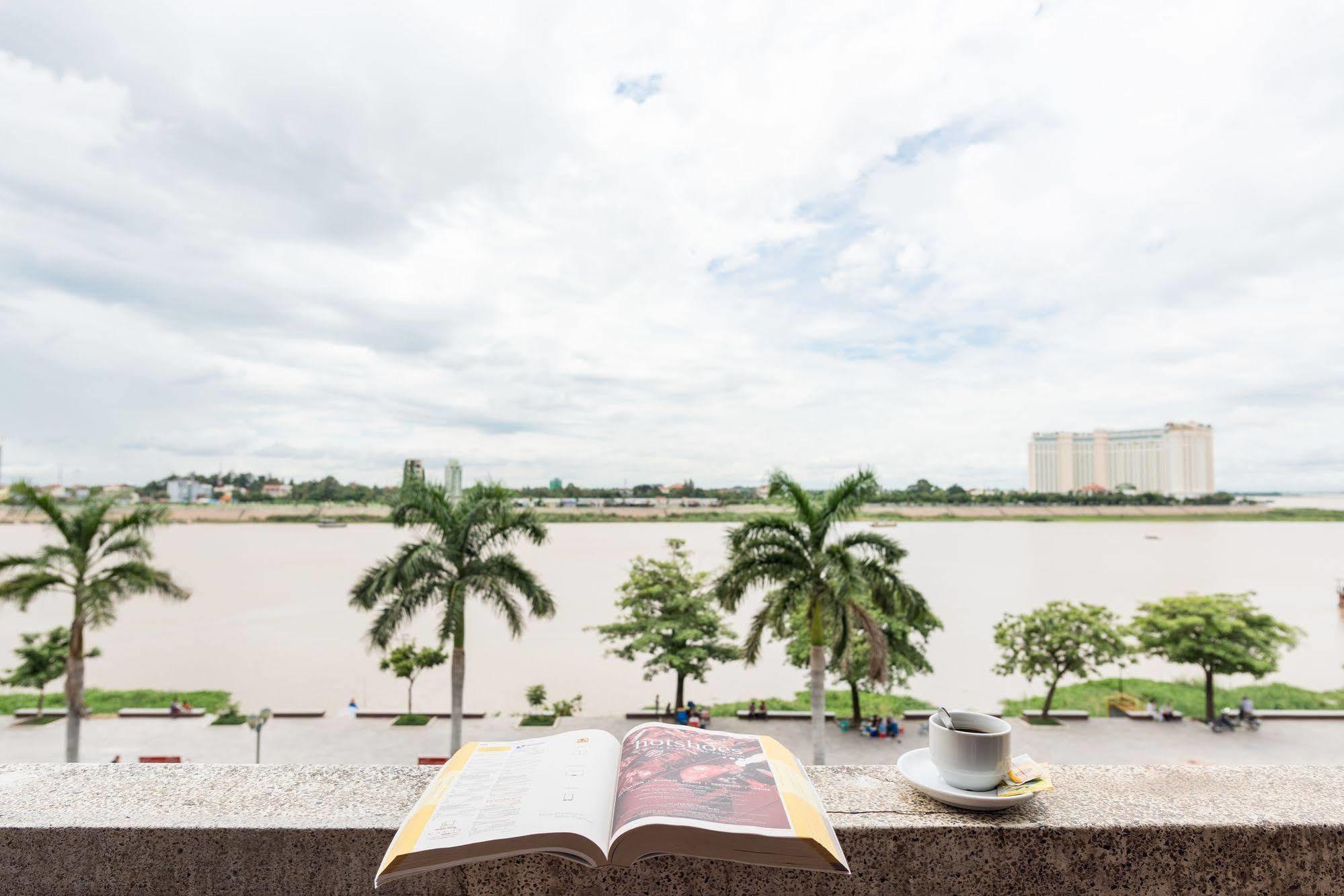 Hotel Tao Riverside 4*