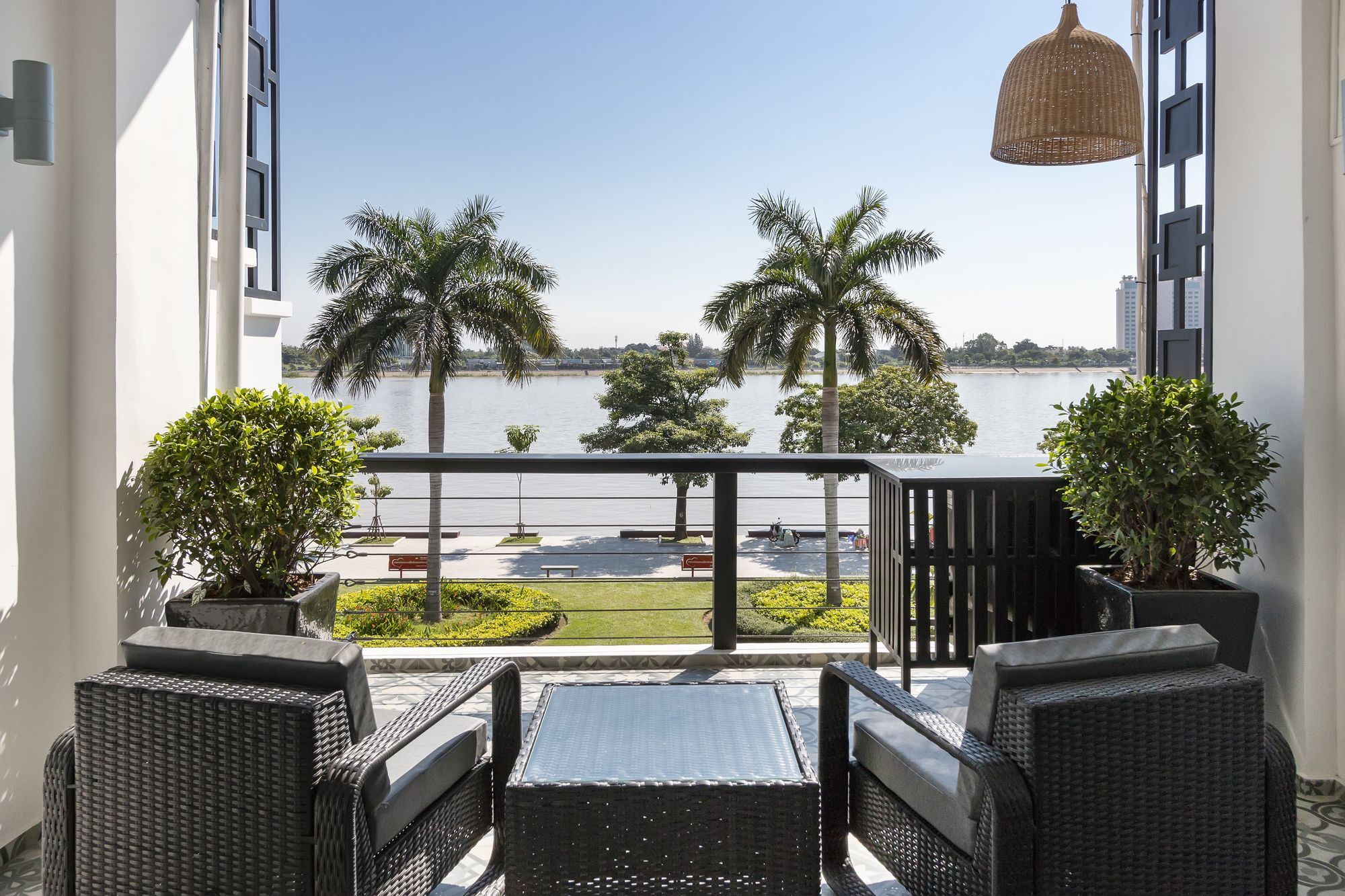 Tao Riverside Hotel 4*